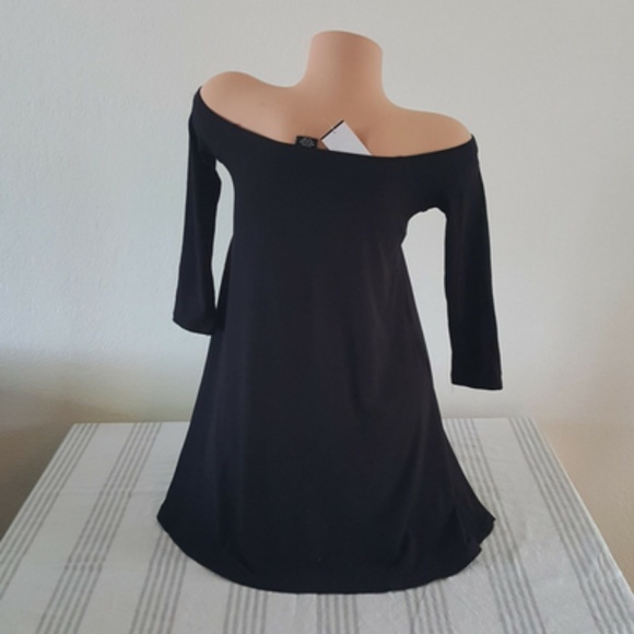 Planet Gold Dresses & Skirts - Off The Shoulder Shift Dress Black